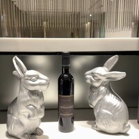 GINTO 池袋店 - 入り口のうさぎさんがカッコいい！