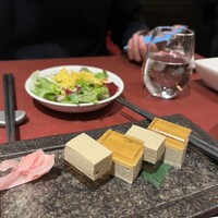 ジョーズ シャンハイ ニューヨーク 銀座店 - この皮蛋豆腐も完璧。アラカルトで注文。