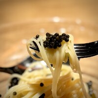 tens. - その味は、最小限に抑えた塩味で、めっちゃクリーミー。
                      バターのような滑らかさと魚卵そのものの旨味を伴って、幸せそのものです。
                      もう、一粒もあげたくない(^^)