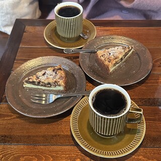 絵本とコーヒーのパビリオン_0