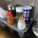 らーめん つけ麺 雅狼 - 調味料