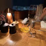 ザ タヴァン グリル＆ラウンジ - 