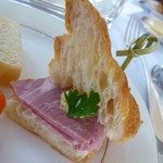 ピーク・ラウンジ - クロワッサンサンド