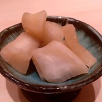 江戸焼肉 - 大根酢漬け