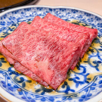 西麻布けんしろう - 【すき焼きを超えていく】 和牛サーロインの焼きすき焼き〜春菊と温泉卵〜