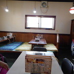 龍園 - 店舗側テーブル席