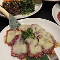 老舗精肉店直送 千種焼肉 飛騨牛の奴隷 千種店 - 
