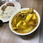 ラフィーの美しい森 - グリーンマンゴーで酸味をきかしたコチュ・マセル・トック（里芋魚カレー）、普通に常温