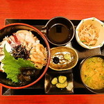 漁師めし 新浜 - 漁師丼(並)1,100円＋税
