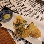 酒場 いっこまっこ - 天ぷら 春菊 白子 げんげ
