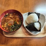 ちゅん太のおにぎり - 味噌汁、ツナマヨ、7種の塩にぎり(牡蠣)