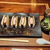 TexturA - ワンプレートランチ　1,650円
                メイン、よだれ鶏、サラダ等付き
                