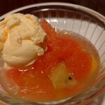 トラットリア ・チャオロ - マチェドニア・ジェラート添え（イタリア風フルーツポンチ）