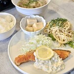 珈琲ゴッホ - カジュアルランチ(￥950)の取り扱いは(月)(水)(金)
メニューは日替わりです
