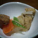 居酒屋 美濃家 - お通しは煮物