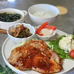 珈琲ゴッホ - カジュアルランチ(￥950)の取り扱いは(月)(水)(金)
メニューは日替わりです