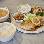 珈琲ゴッホ - カジュアルランチ(￥950)の取り扱いは(月)(水)(金)
メニューは日替わりです