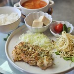珈琲ゴッホ - カジュアルランチ(￥950)の取り扱いは(月)(水)(金)
メニューは日替わりです