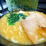 横浜家系ラーメン 有楽家 - ラーメン