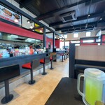 横浜家系ラーメン 有楽家 - 店内