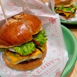 TEDDY'S BIGGER BURGERS - 