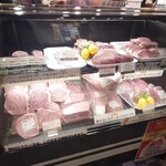 神戸ビフテキ亭デリ - ■レジ下の神戸牛量り売り