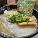 麺じや - 濃厚豚骨（大盛）アップ