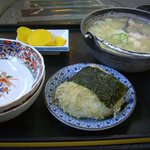 ドライブインきんかい - たら汁・おにぎり。〆て８００円。