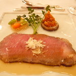 綱町三井倶楽部 - 特選黒毛和牛背肉ローストビーフ英国風