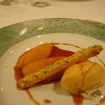 レストラン・パッション - 洋ナシのキャラメルソース　キャラメルのアイス(正式名称は不明)。