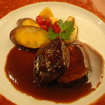 エゾ鹿のポワレ　ポワブラードソース。