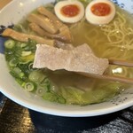 ラーメン山 - チャーシュー　分厚い〜