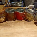 豚骨拉麺 大河 - 卓上の薬味・調味料