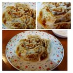 長楽 - ◆「紅油餃子」・・餃子は「水餃子」です。その上にラー油や酢醤油がかけられています。
            見た目は辛そうですが、辛さは感じません。