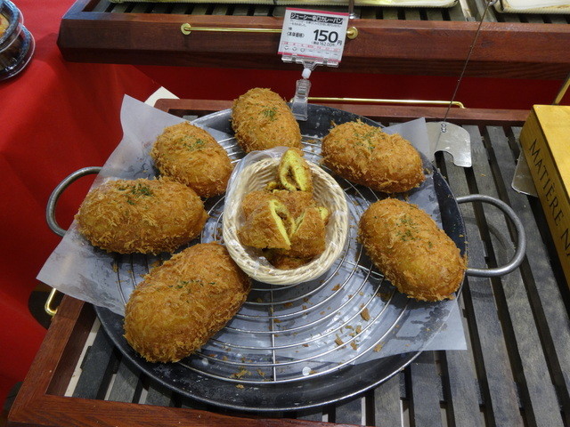 pino - ジューシー辛口カレーパンの店头