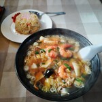 レストランふじ - えびそばと半チャーハン