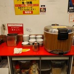 麺屋 旭 - 税込み１００円食べ放題ライス