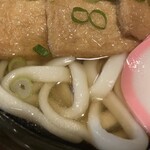 小川うどん - 麺は少し平麺