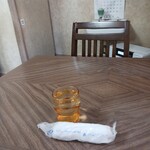 日進食堂 - 2名テーブル席