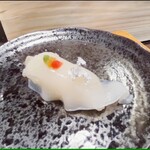 弘寿司 - ヤリイカの耳に赤梅青梅白梅乗せ（追加）