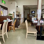 食処 そうしゃん - 店内は広いです。