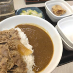 吉野家 - 料理写真:期間限定！肉だく牛魯珈カレーがHOT☆