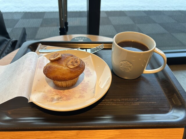 スターバックスコーヒー 秋田保戸野学園通り店（STARBUCKS COFFEE） - 泉外旭川（カフェ）の写真