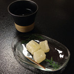 Akitaya 草庵 - 夏みかんのわらび餅