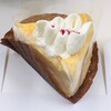 Mon Coffret - チーズケーキ ... 生クリームが乗っています