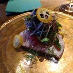 O2 - 湯引きした鰤とハーブのサラダ仕立て