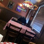 Troubadour - 店内。2階もあります。これは1階