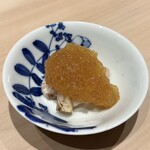 すし 良月 - 神経〆のクエの炙り-スッポンの出汁と柑橘の煮凝り-