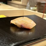 すし 良月 - ヒラマサ-紫蘇-