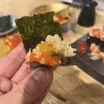 寿司 牡蠣 川崎スシエビス  仲見世通り - 海苔に巻いて食べるのがおすすめ！まあ間違いないです！